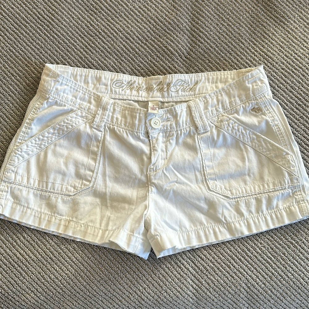 Abercrombie and Fitch cargo shorts junior size 0 very good condition